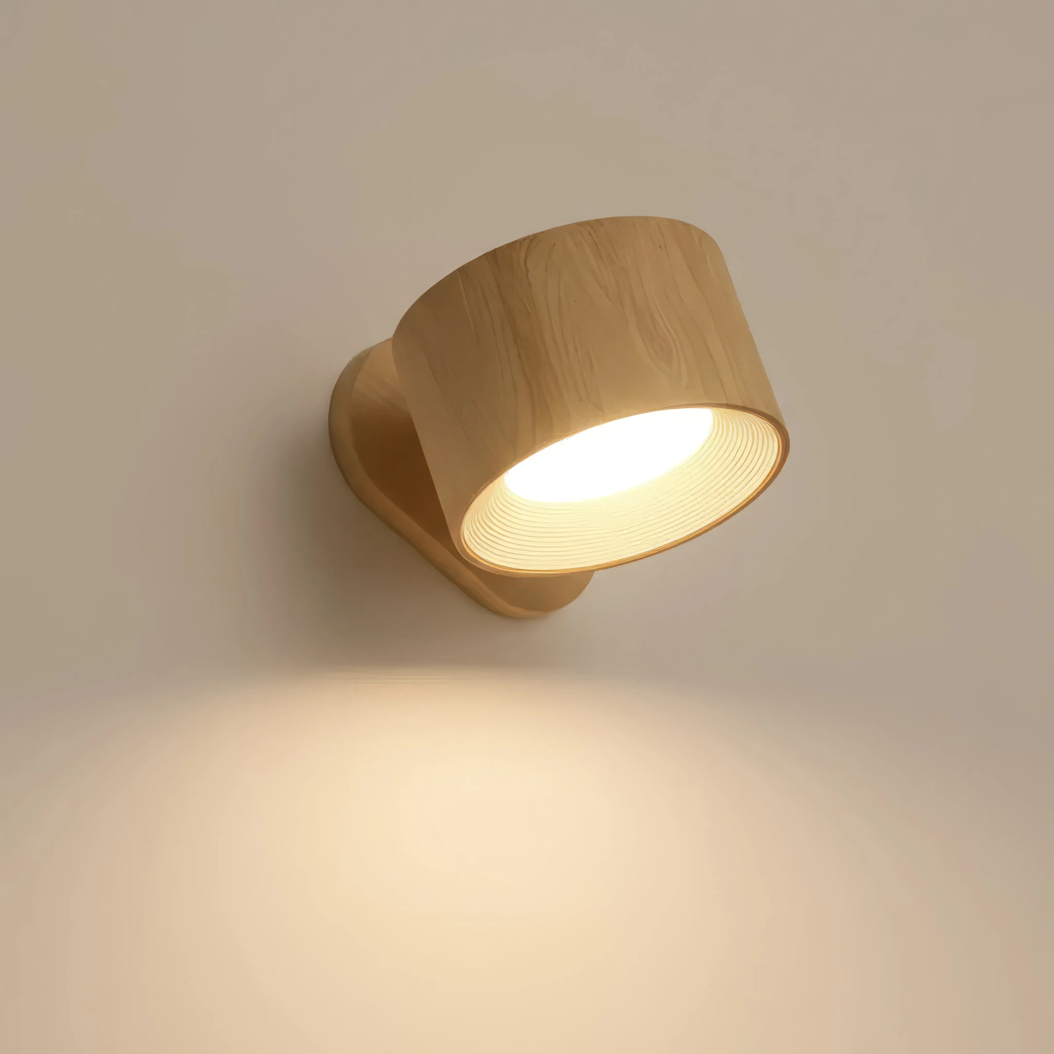 Viora – Modernes Design Wandleuchte Innen – USB Aufladung für Gemütlichkeit