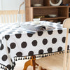 Charmante Polka Quasten Tischdecke - Abwaschbar Wachstuch für Stilvolle Anlässe 4