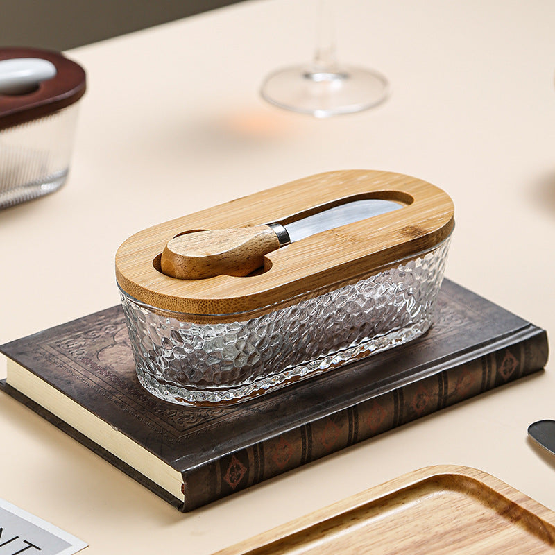 Elegante Butterschale aus Glas mit Holzdeckel und Messerschlitz für stilvolles Servieren 2