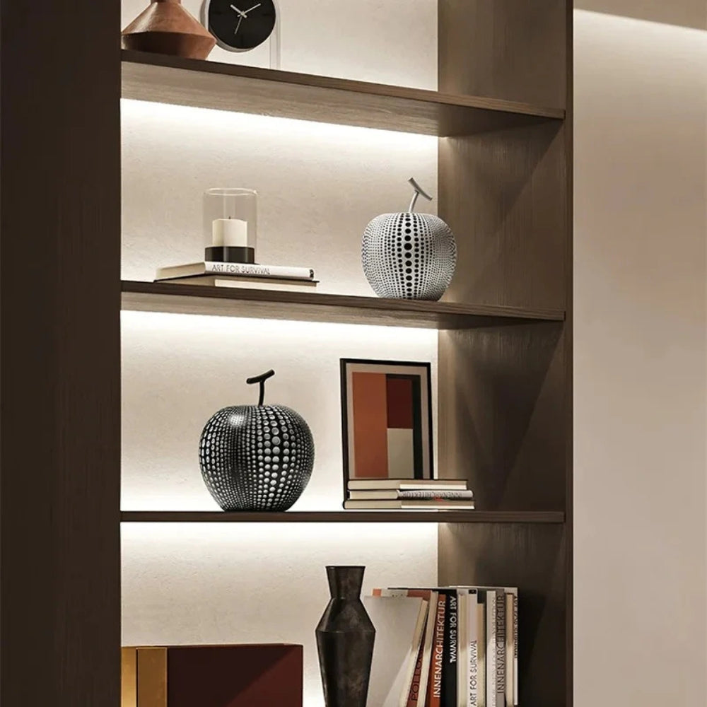 Elegante Deko Skulptur Apfel aus Harz im Polka Dot Design für Wohnzimmer Deko 3
