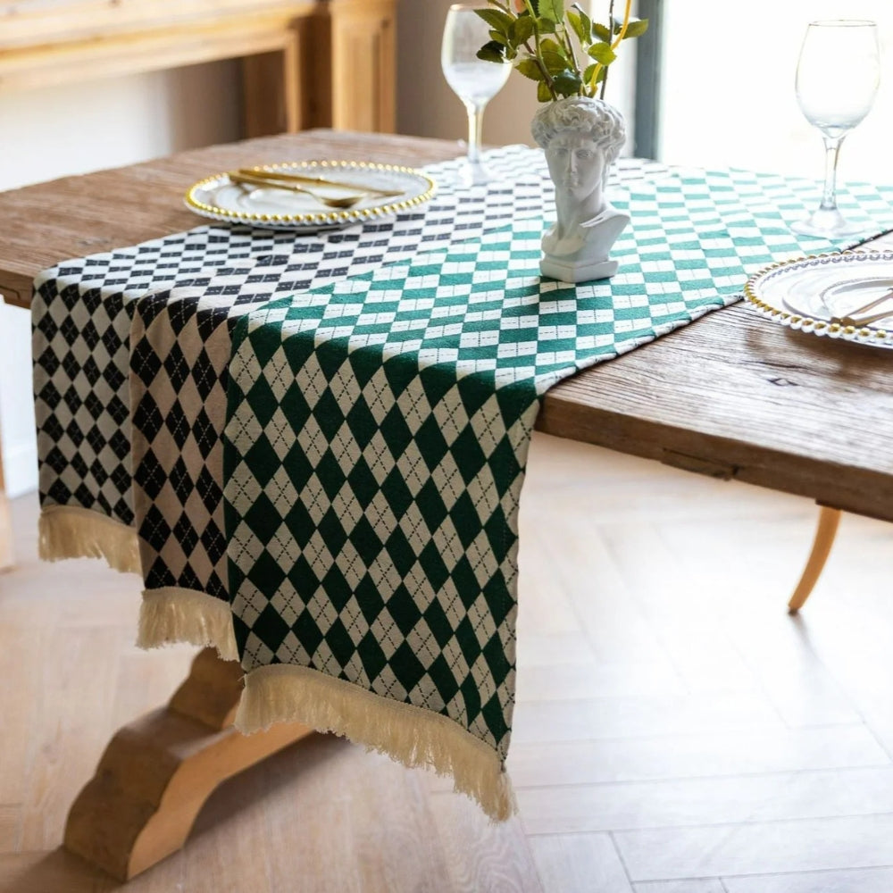 Eleganter Kariert Tischläufer mit Quasten - Stilvolles Esstisch-Accessoire aus Mikrofasermischung 2