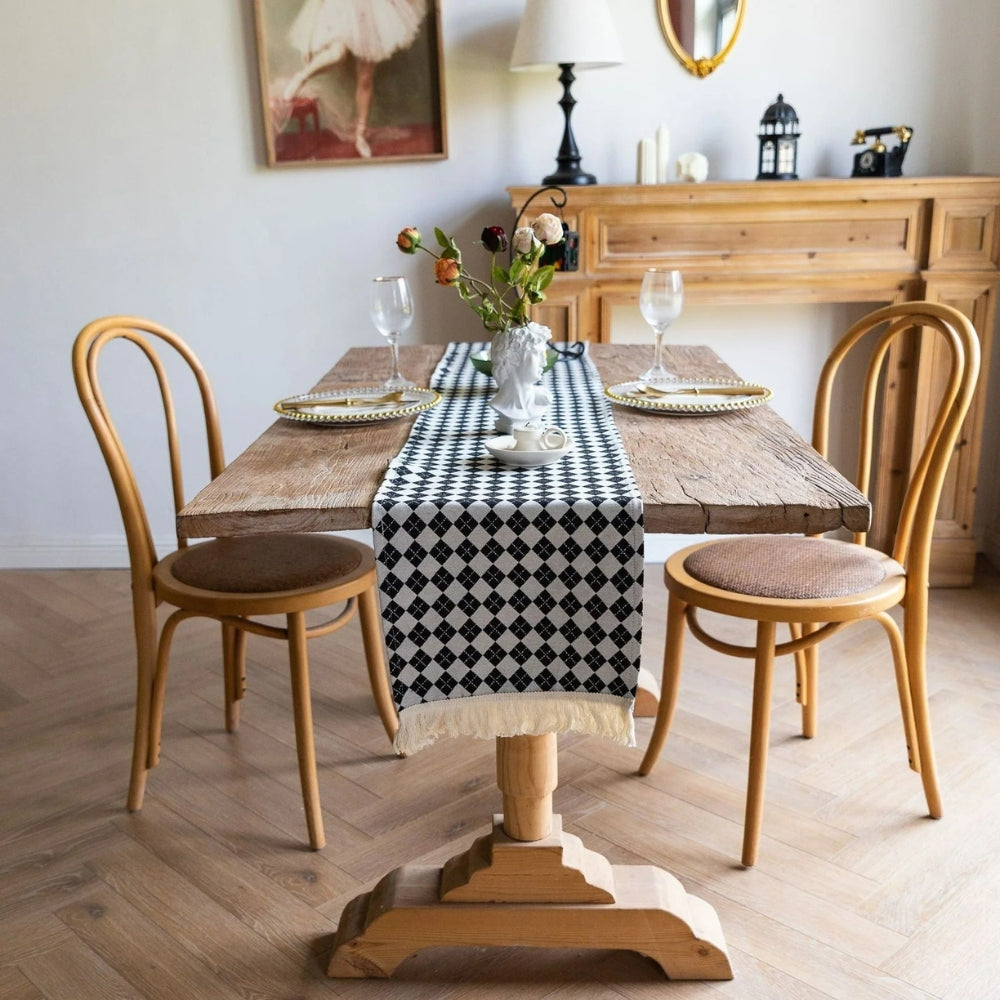 Eleganter Kariert Tischläufer mit Quasten - Stilvolles Esstisch-Accessoire aus Mikrofasermischung 6