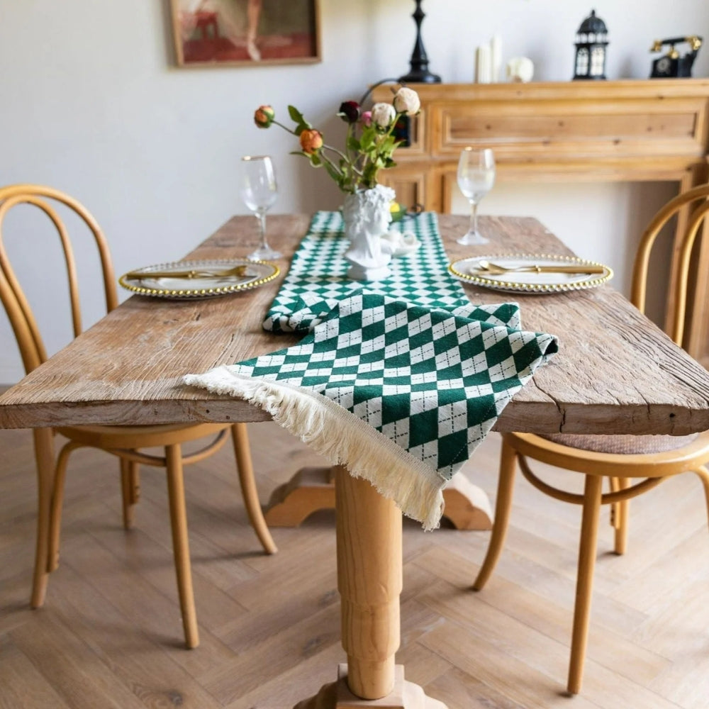 Eleganter Kariert Tischläufer mit Quasten - Stilvolles Esstisch-Accessoire aus Mikrofasermischung 8
