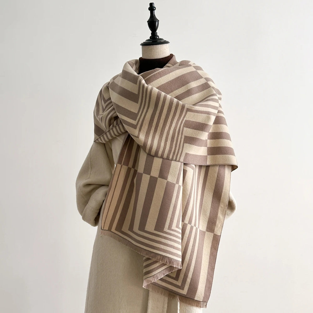 Eleganter Schal Damen aus weicher Mikrofasermischung mit geometrischen Mustern 4