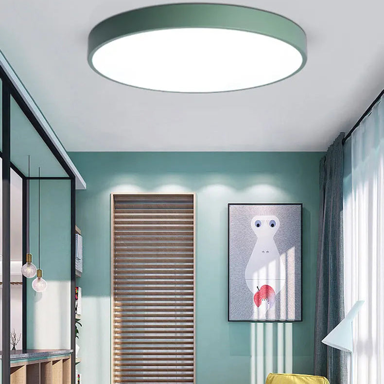 LumiStream - Minimalistische Deckenleuchte für modernes Wohnen