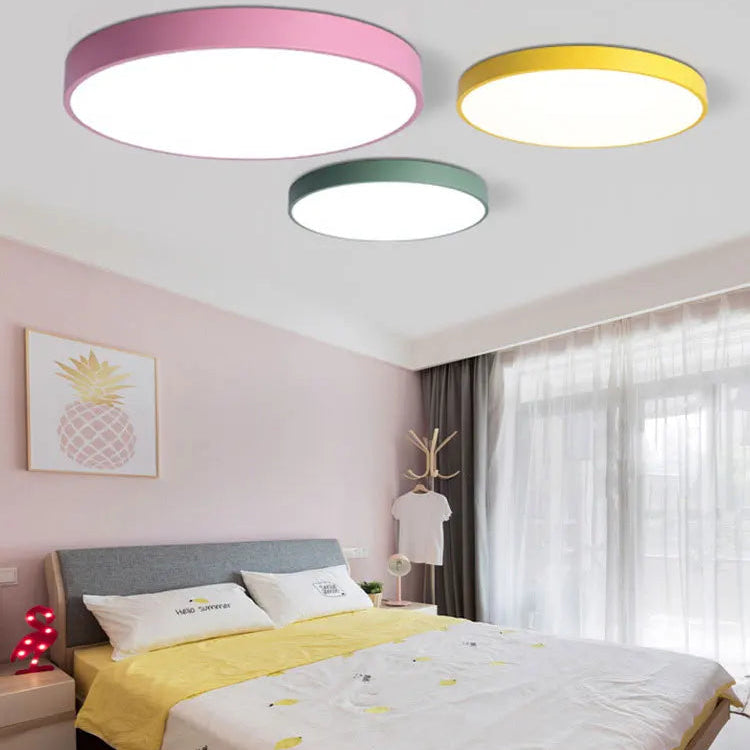 LumiStream - Minimalistische Deckenleuchte für modernes Wohnen