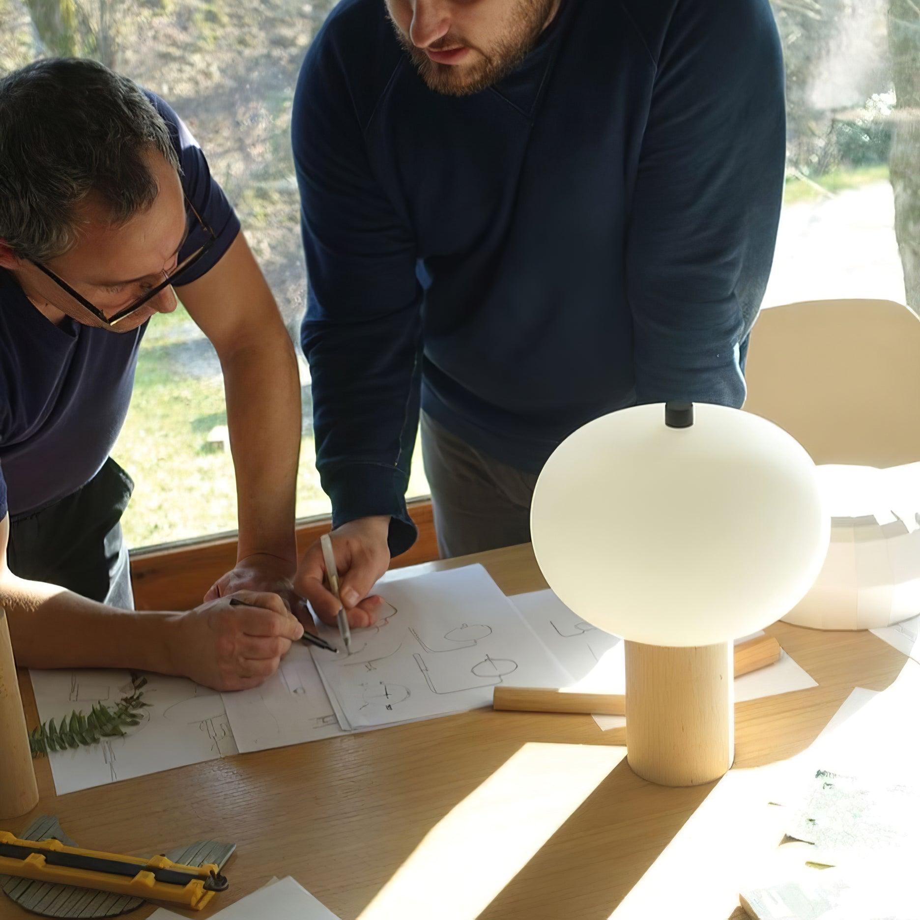 Moderne Tischlampe mit LED und Holzbasis - Vielseitige Tischleuchte für Nachttische 8