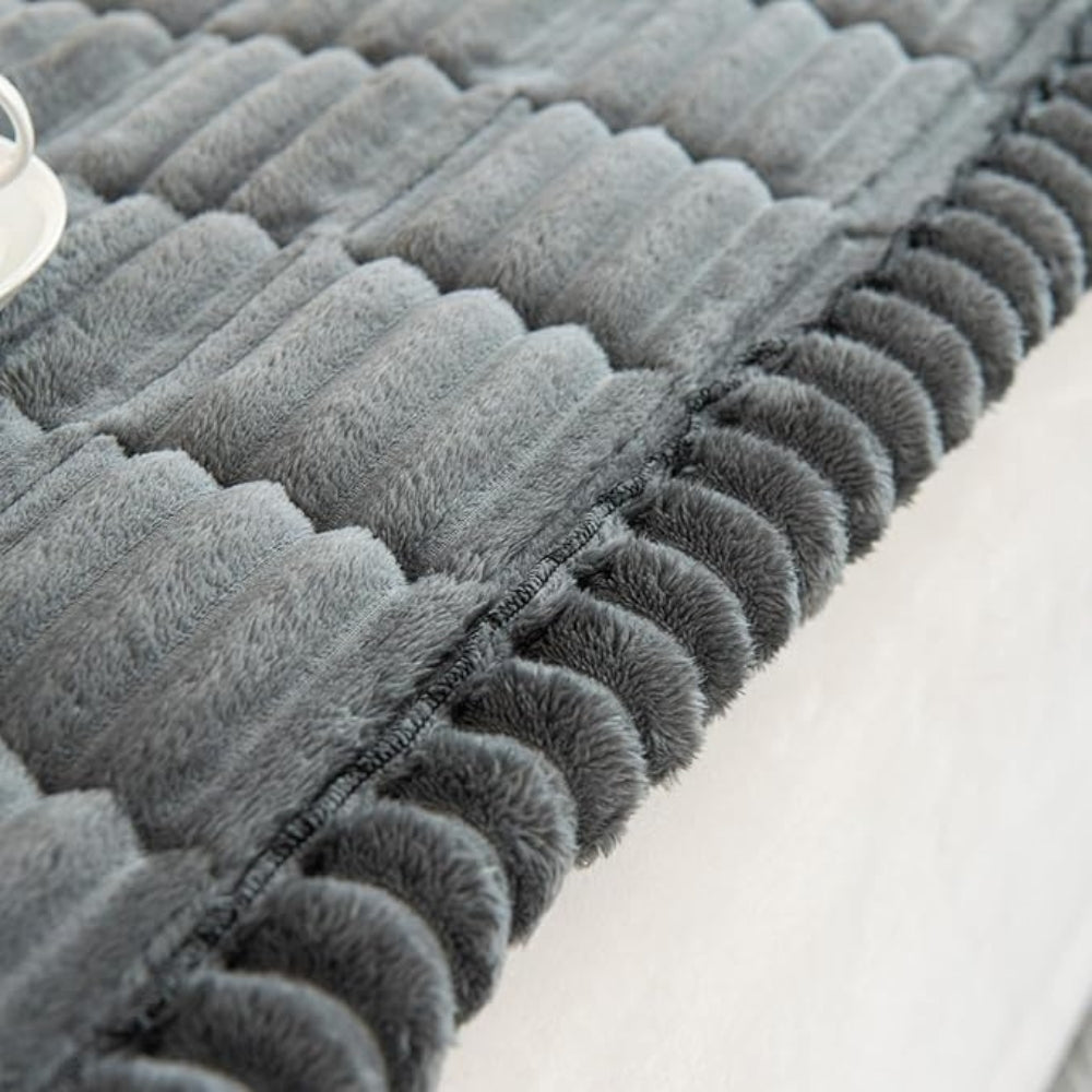 Plüschfaltenkanten Sofaabdeckung aus dickem Flanell - Elegantes, pflegeleichtes Design für Haustierbesitzer 7