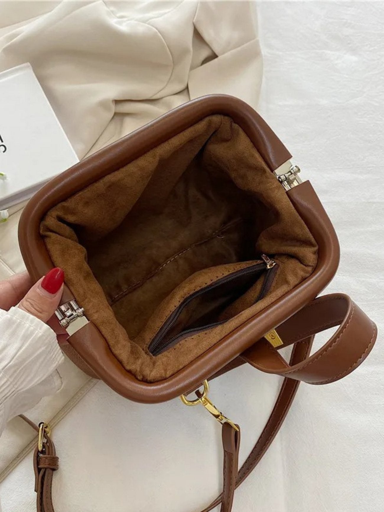 Abelina - Stilvolle Lederhandtasche mit Schulterriemen - Givera DE