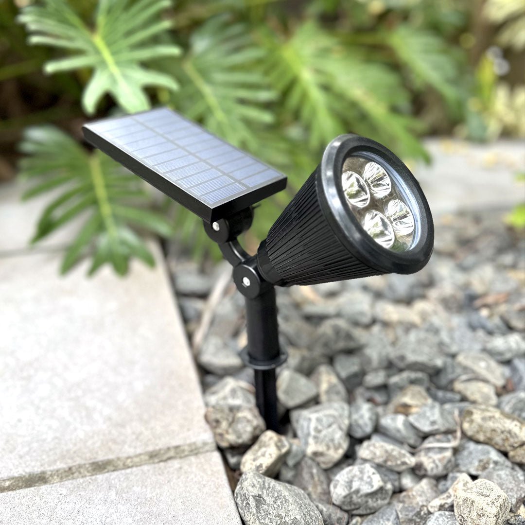 Astraeus - Umweltfreundlicher Wetterfester Solar - Gartenstrahler mit Bewegungsmelder - Givera DE