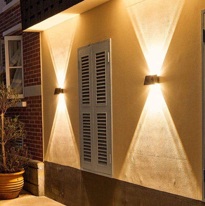 EcoLight - Solarbetriebene Außenlampe mit Smart Sensor, IP65 Wetterfest - Givera DE