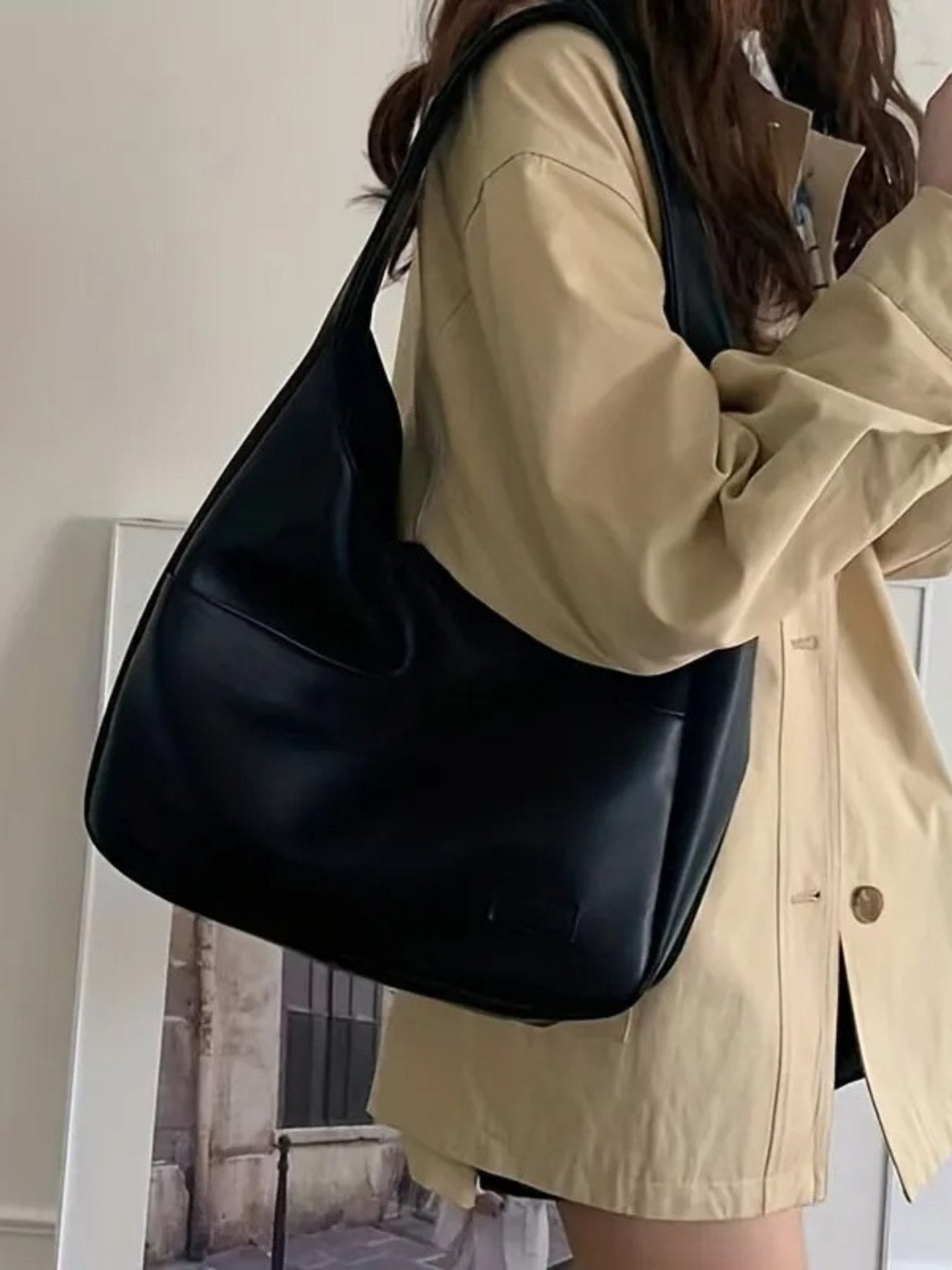 Elara - Geräumige Schultertasche aus Echtleder - Givera DE