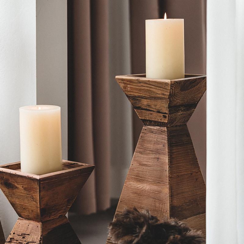 Elysta Nussbrauner Kerzenhalter - Halbpyramidenform aus Holz für elegantes Ambiente - Givera DE