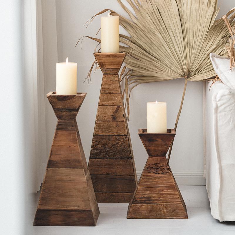 Elysta Nussbrauner Kerzenhalter - Halbpyramidenform aus Holz für elegantes Ambiente - Givera DE