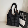 Flufftote - Flauschige Schultertasche mit viel Platz - Givera DE
