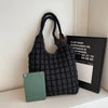 Flufftote - Flauschige Schultertasche mit viel Platz - Givera DE