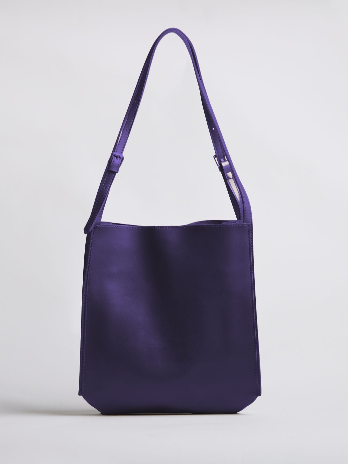 Jouvi - Minimalistische Handtasche Damen mit Verstellbarem Gurt und Praktischem Teiler - Givera DE