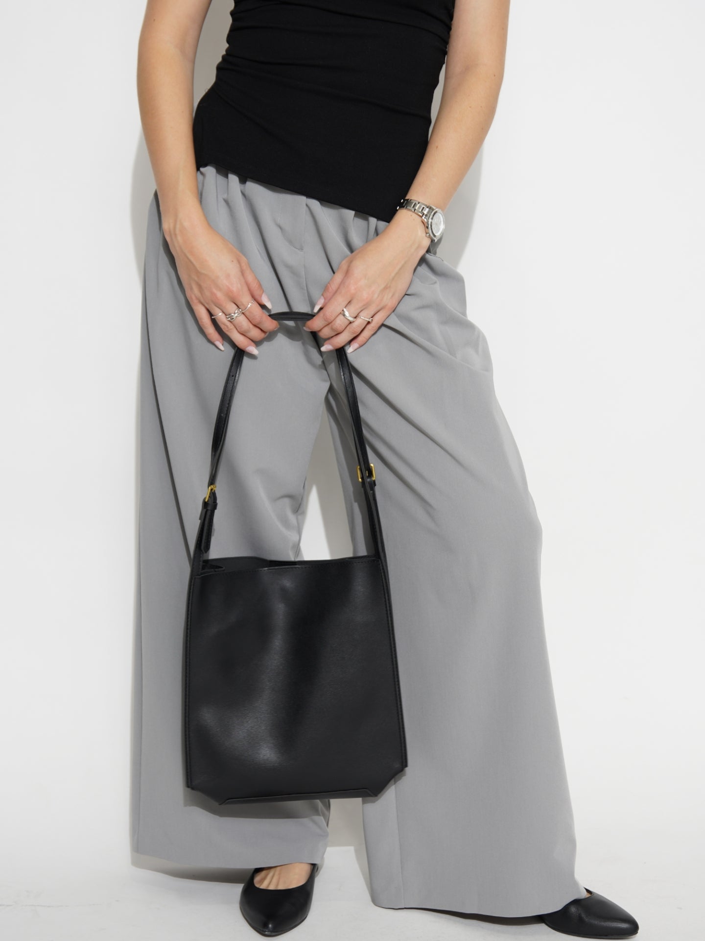 Jouvi - Minimalistische Handtasche Damen mit Verstellbarem Gurt und Praktischem Teiler - Givera DE