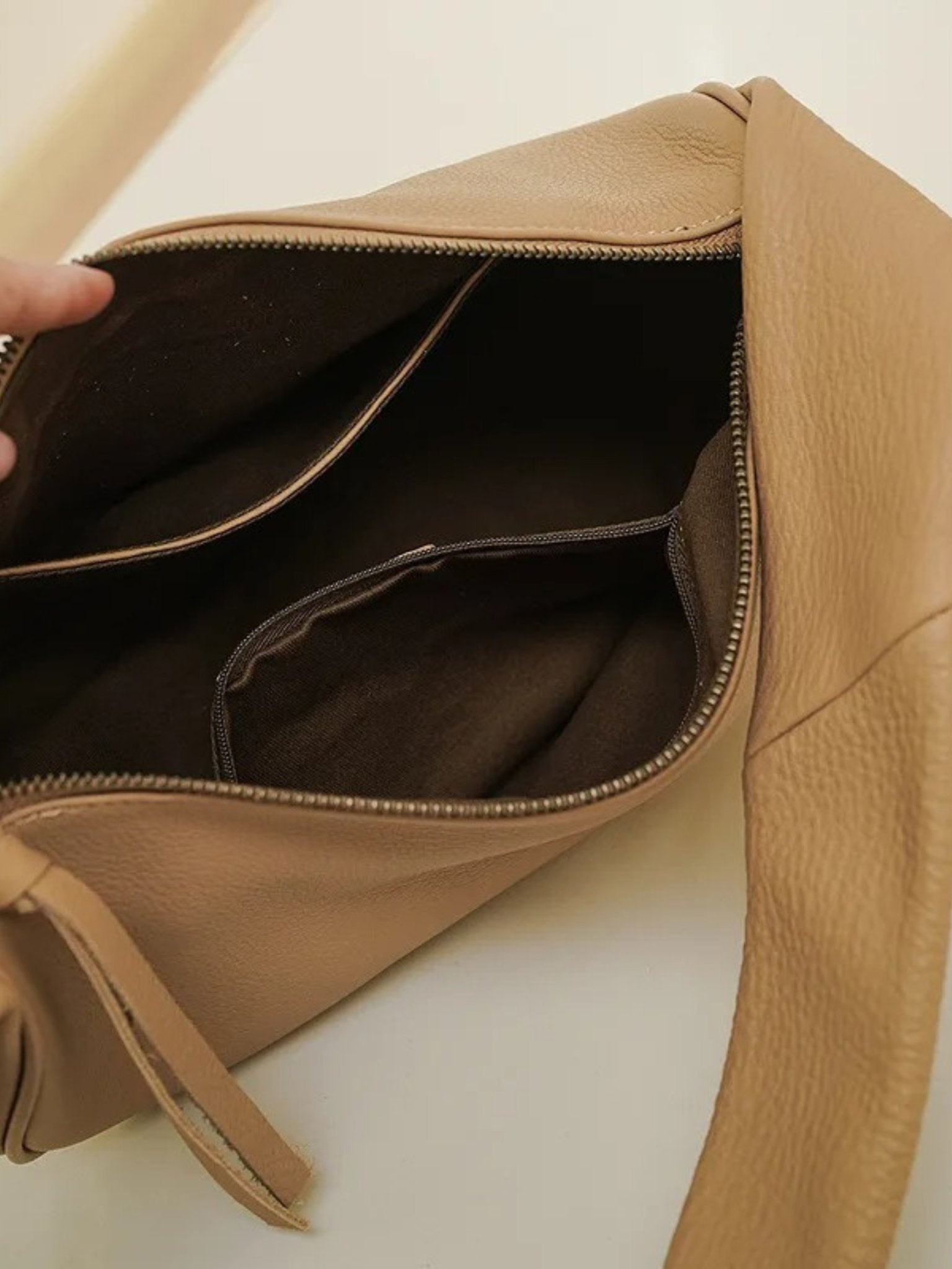 Leanna - Elegante Schultertasche aus Echtleder - Givera DE