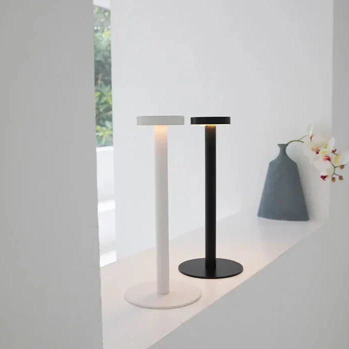 Ovio - Moderne Design Tischlampe, Drahtlos & Wasserdicht für Innen/Außen - Givera DE