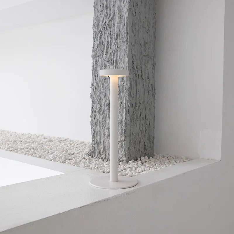 Ovio - Moderne Design Tischlampe, Drahtlos & Wasserdicht für Innen/Außen - Givera DE