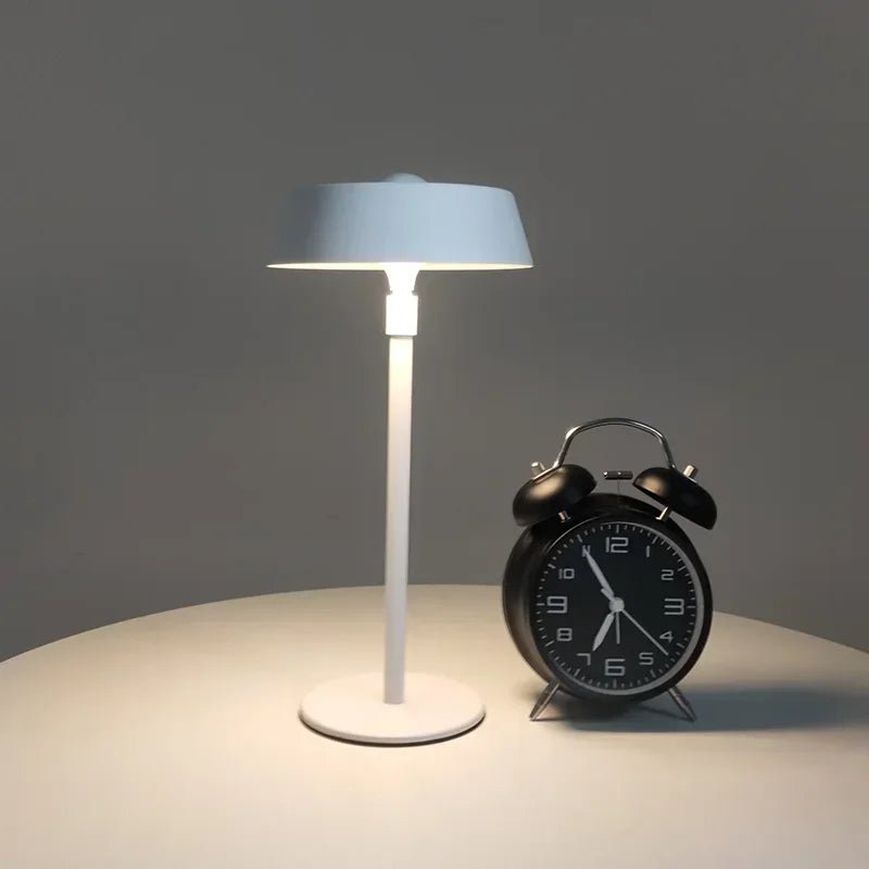 TouchLume - Stylische, wiederaufladbare LED - Tischlampe mit praktischem Touch - Sensor - Givera DE
