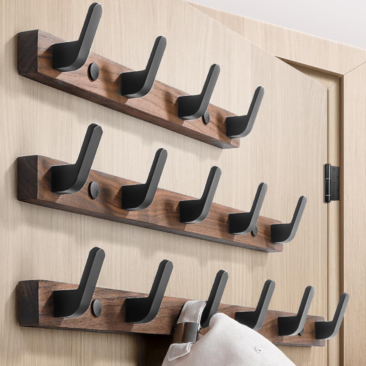 Vrana - Stilvolle schwarze Holzgarderobe - Givera DE