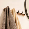 Vrana - Stilvolle schwarze Holzgarderobe - Givera DE